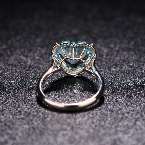 14k Gold 4.17 Ct Natural Aquamarine & Diamond Ring - 5