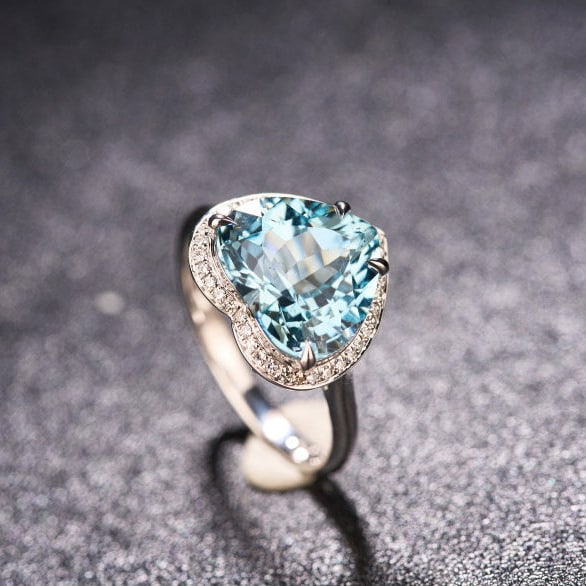 14k Gold 4.17 Ct Natural Aquamarine & Diamond Ring - 6