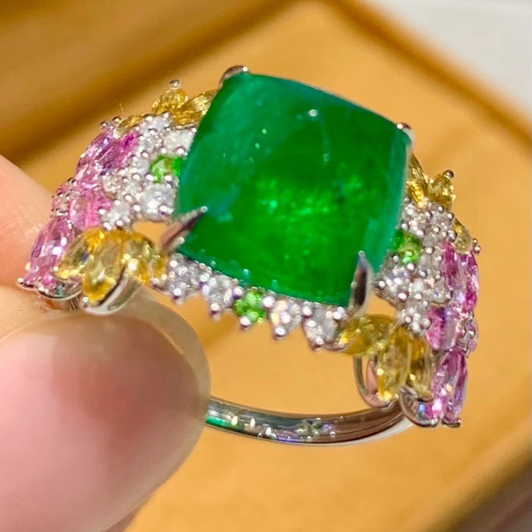 14k Gold 4.53 Ct Natural Emerald & Diamond Ring - 4