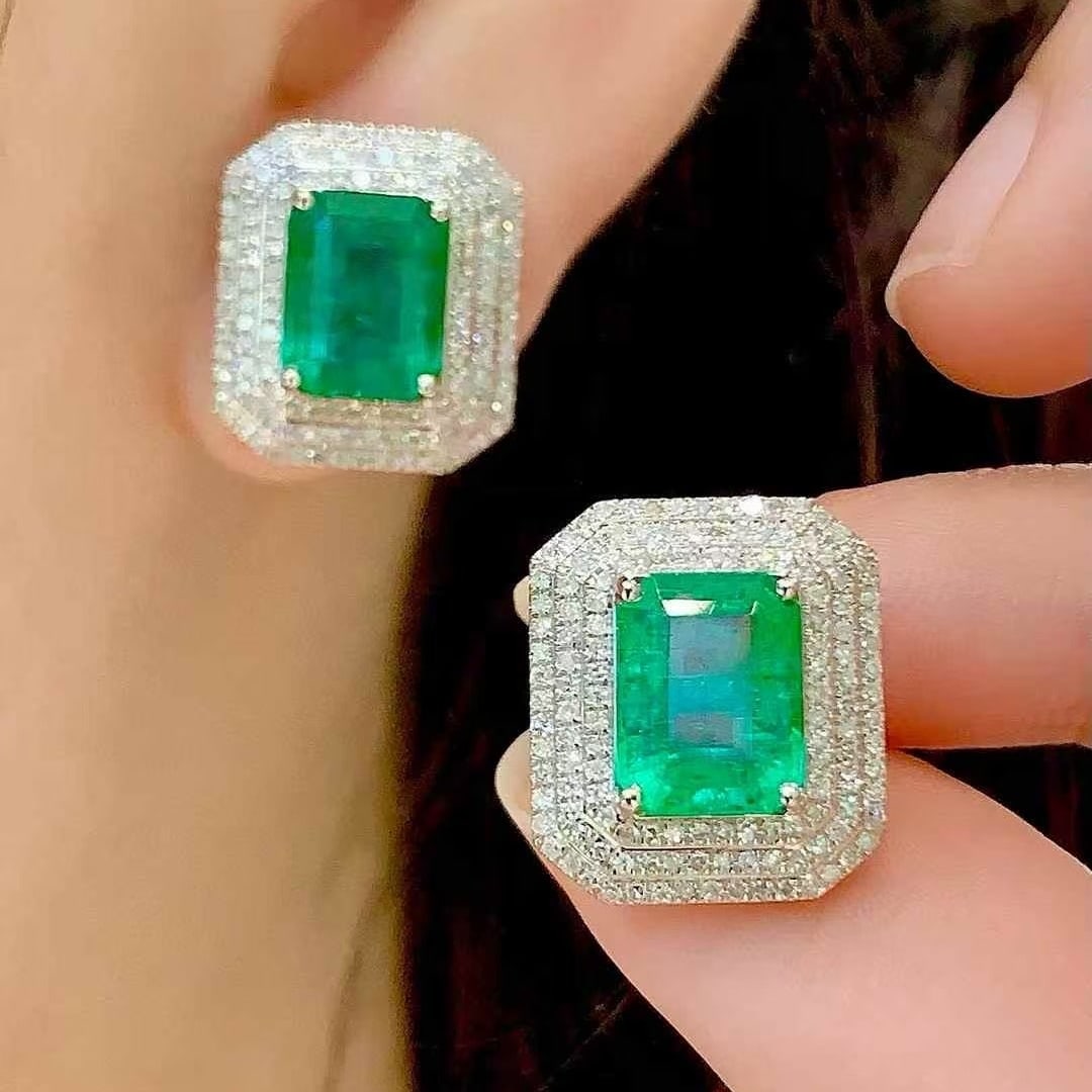 14k Gold 3.2 Ct Natural Emerald & Diamond Earrings - 3
