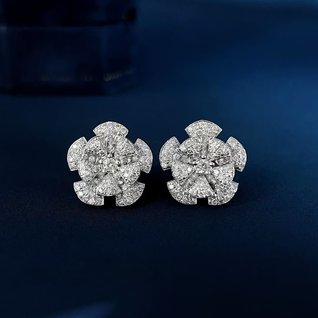 14k Gold 1 Ct Natural H Diamond Earrings: Ref:231127133 // gold content:14k gold // main gemstone:diamond // shape:round // carat weight:1ct // clarity grade:vs-si // color:h // treatment:natural // cut grade:g // Condition: NewHigh