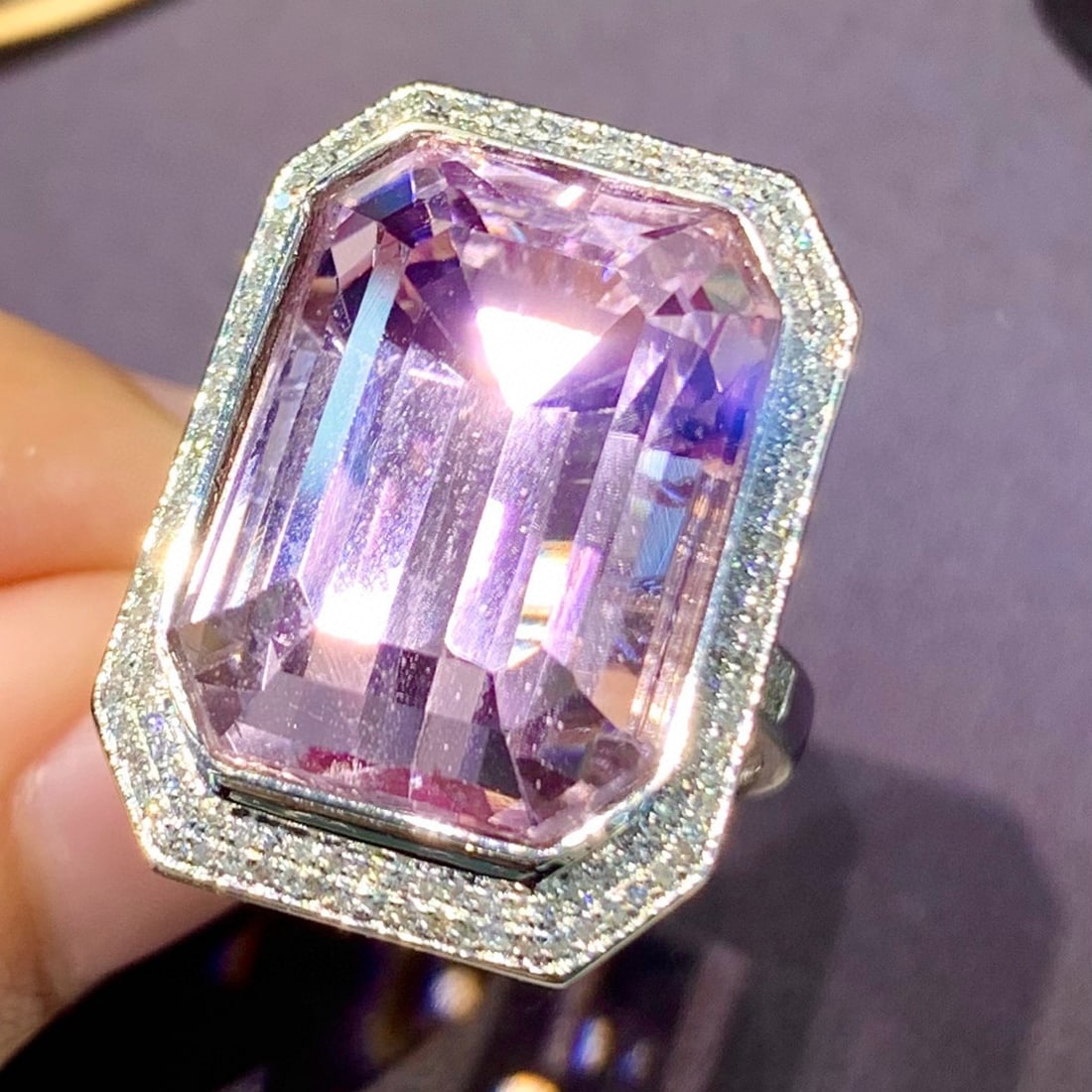 14k Gold 25.6 Ct Natural Kunzite & Diamond Ring - 3