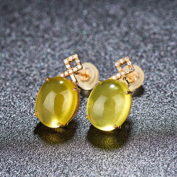 14k Gold 8.2 Ct Natural Prehnite & Diamond Earrings: Ref:231127155 // gold content:14k gold // main gemstone:prehnite // shape:oval // carat weight:8. 2ct // color:yellow // treatment:natural // // adjacent gemstone 2 : diamond // shape:round //