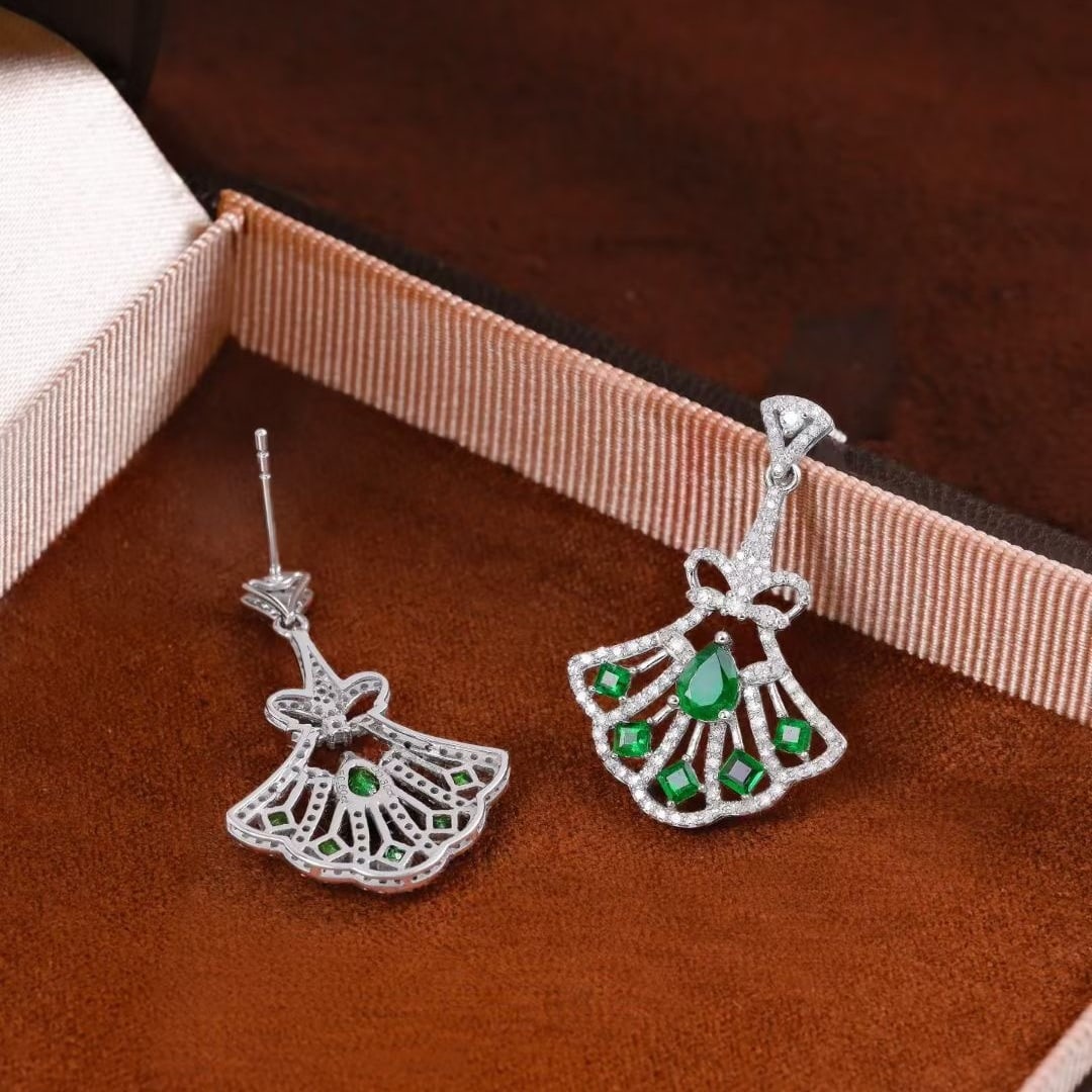 14k Gold 1.36 Ctw Natural Emerald & Diamond Earrings - 2