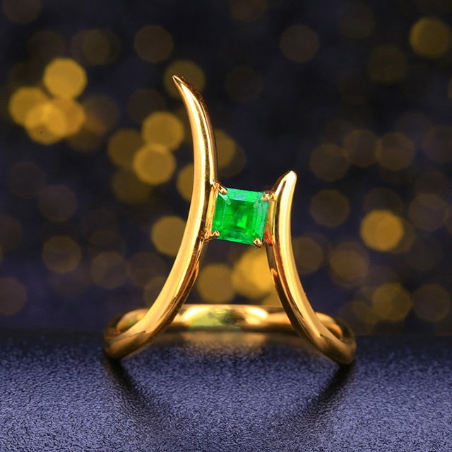 14k Gold 0.44 Ct Vivid Green Natural Emerald Ring: Ref:231127166 // gold content:14k gold // ring size:7. 25us // // main gemstone:emerald // shape:octagonal // carat weight:0. 44ct // color:vivid green // treatment:natural // High Estimate: