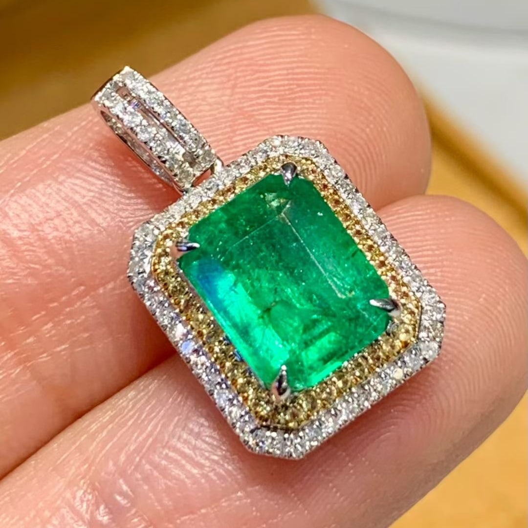 14k Gold 2.1 Ct Natural Emerald & Diamond Pendant( Without Chain ) - 2