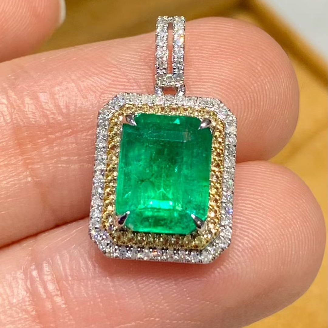 14k Gold 2.1 Ct Natural Emerald & Diamond Pendant( Without Chain ) - 5