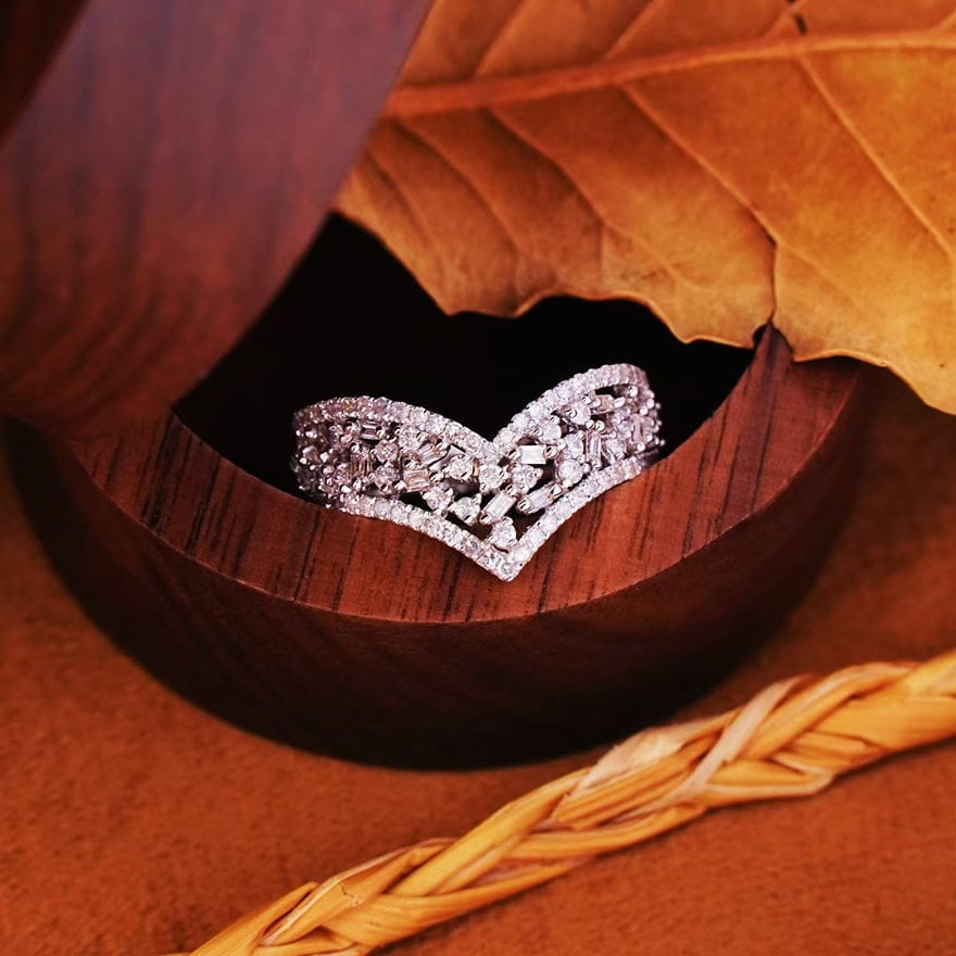 14k Gold 0.9 Ct Natural H Diamond Ring: Ref:231127185 // gold content:14k gold // ring size:7. 25us // // main gemstone:diamond // shape:multiple // carat weight:0. 9ct // clarity grade:vs-si // color:h // treatment:natural // High