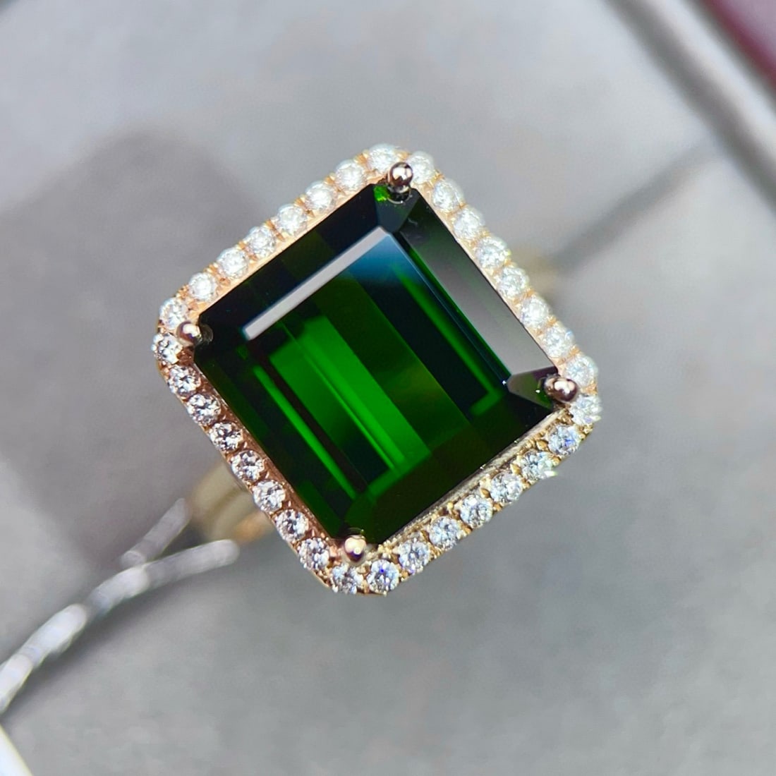 14k Gold 8.58 Ctw Natural Tourmaline & Diamond Ring: Ref:231127194 // gold content:14k gold // ring size:7. 25us // // main gemstone:tourmaline // shape:octagonal // carat weight:8. 25ct // color:green // treatment:natural // // adjacent gemstone 2