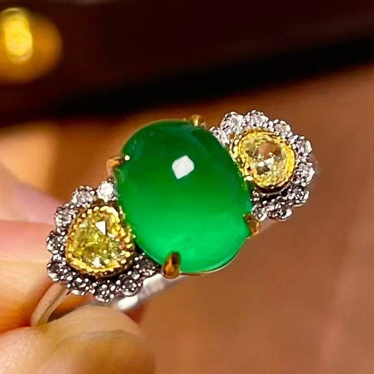 14k Gold 2.00 Ctw Natural Emerald & Yellow Diamond Ring: Ref:231127218 // gold content:14k gold // ring size:7. 25us // // main gemstone:emerald // shape:oval // carat weight:1. 8ct // color:green // treatment:natural // // adjacent gemstone 2 : yellow diam