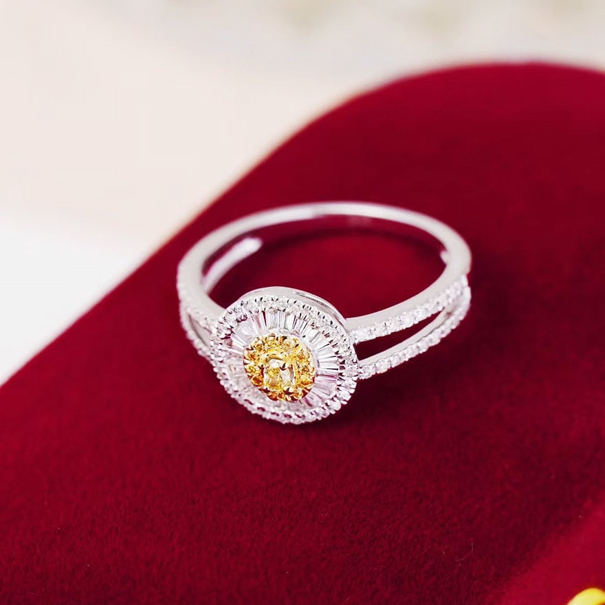 14k Gold 0.7 Ct Natural Color Diamond Ring - 3