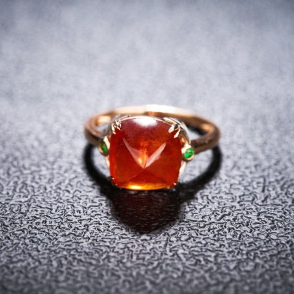 14k Gold 8.66 Ct Natural Spessartine & Tsavorite Ring: Ref:231128004 // gold content:14k gold // ring size:7. 25us // // main gemstone:spessartine // shape:sugar-loaf // carat weight:8. 66ct // color:orange // treatment:natural // // adjacent gemstone