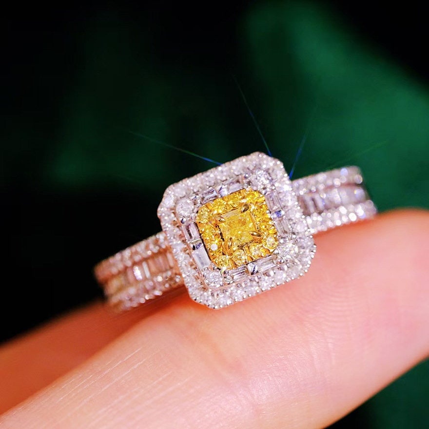 14k Gold 0.6 Ct Natural Color Diamond Ring - 2