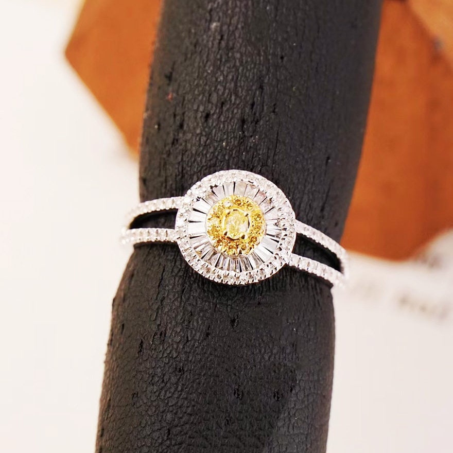 14k Gold 0.7 Ct Natural Color Diamond Ring - 4
