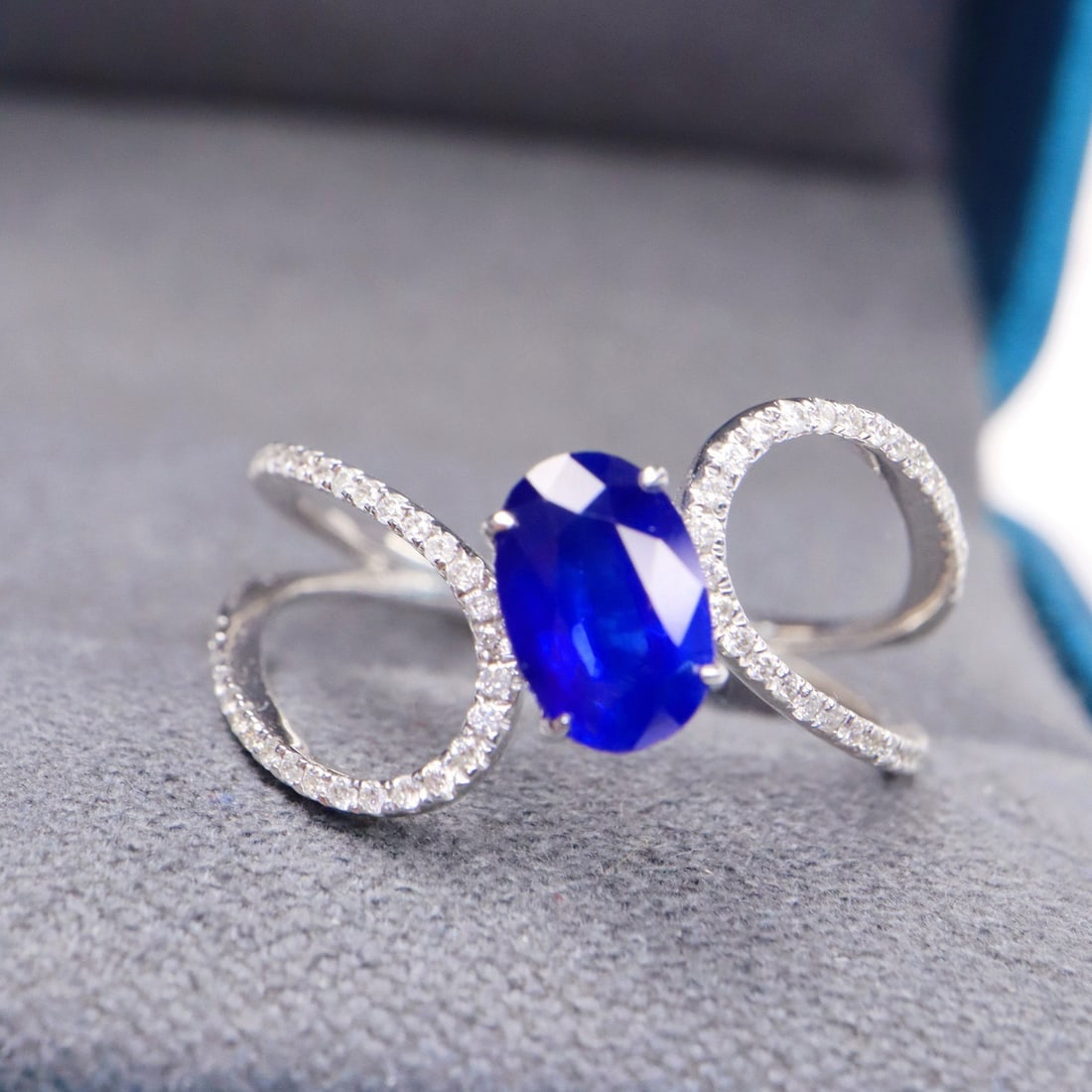 14k Gold 1.31 Ctw Natural Sapphire & Diamond Ring: Ref:231128055 // gold content:14k gold // ring size:7. 25us // // main gemstone:sapphire // shape:oval // carat weight:1. 12ct // color:royal blue // treatment:natural // // adjacent gemstone 2 :