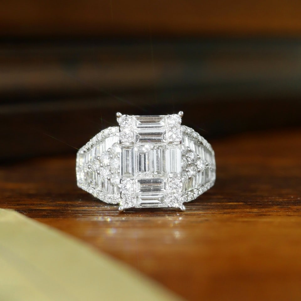 14k Gold 4.2 Ct Natural H Diamond Ring: Ref:231128056 // gold content:14k gold // ring size:7. 25us // // main gemstone:diamond // shape:multiple // carat weight:4. 2ct // clarity grade:vs-si // color:h // treatment:natural // Low