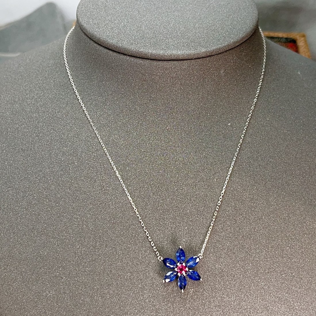 14k Gold 1.40 Ct Natural Sapphire Necklace - 3