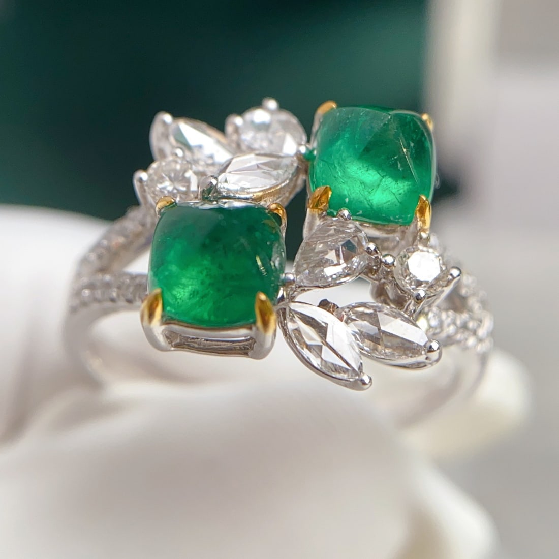 14k Gold 1.65 Ct Natural Emerald & Diamond Ring - 4