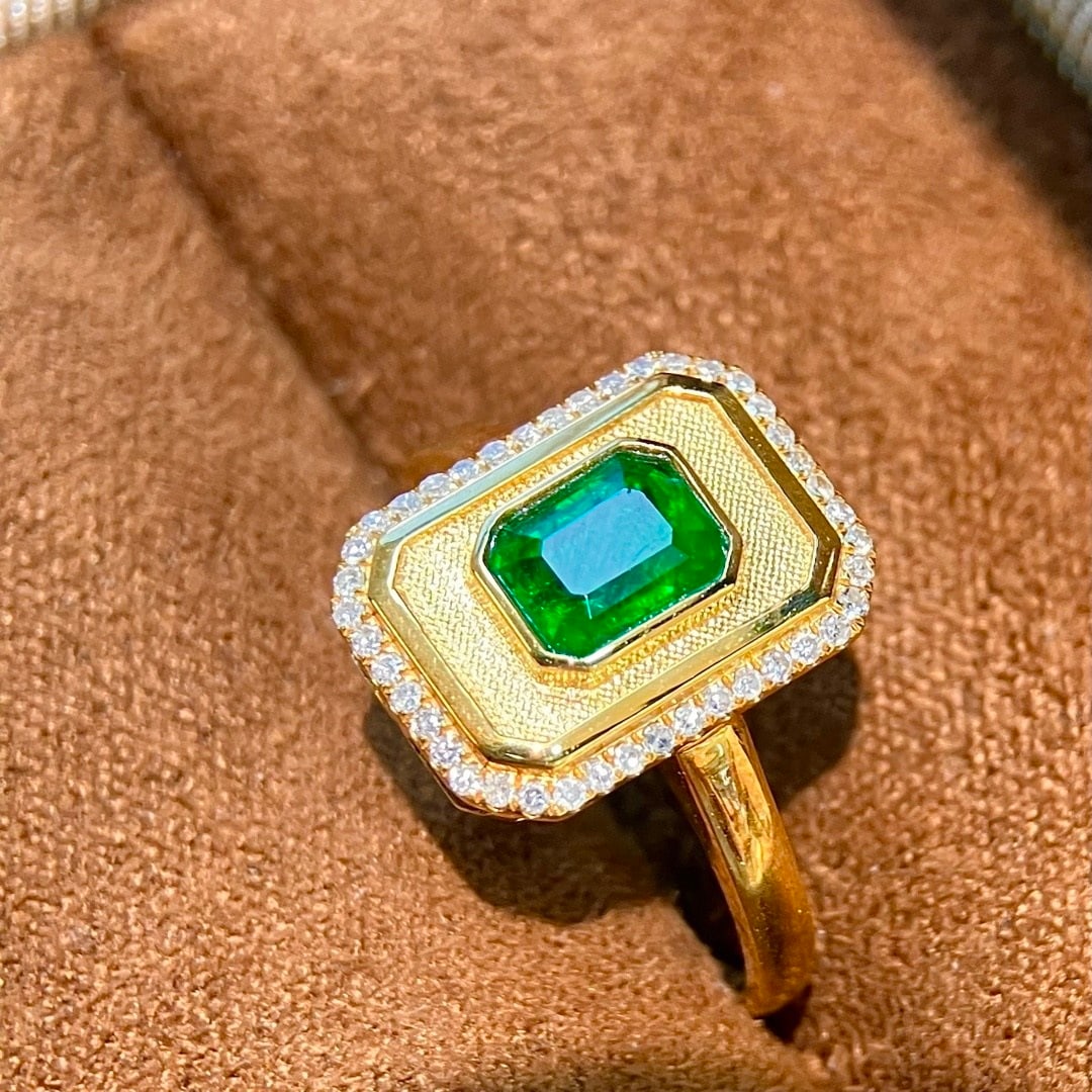 14k Gold 1.72 Ctw Vivid Green Natural Emerald & Diamond Ring - 4