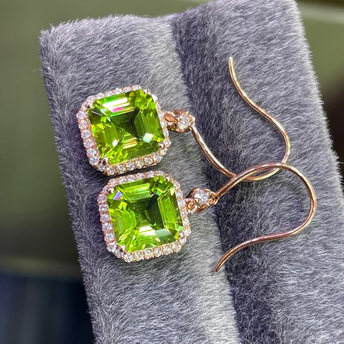 14k Gold 5.3 Ct Natural Peridot & Diamond Earrings - 2