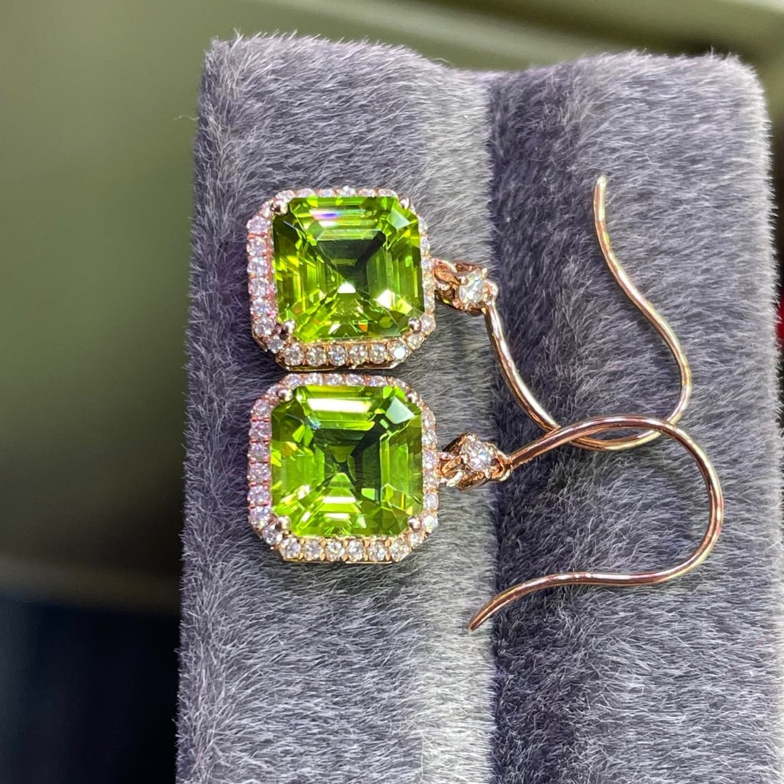 14k Gold 5.3 Ct Natural Peridot & Diamond Earrings - 4