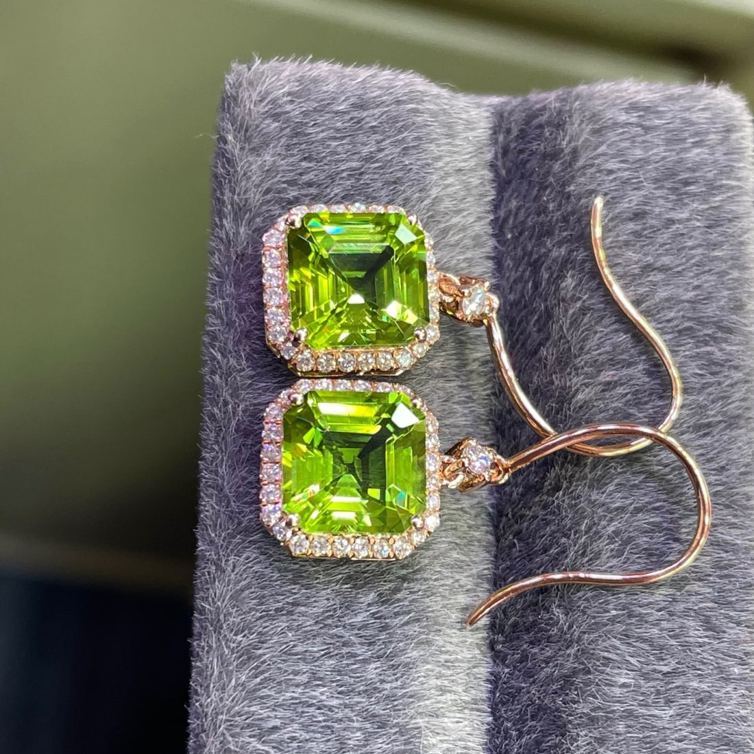 14k Gold 5.3 Ct Natural Peridot & Diamond Earrings - 6