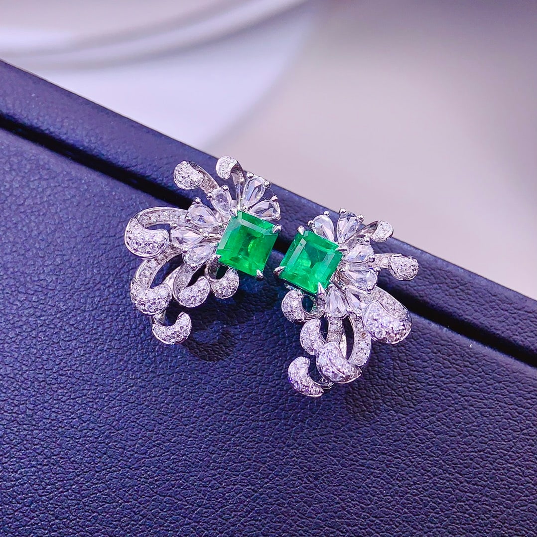 14k Gold 2.58 Ctw Vivid Green Natural Emerald & Diamond Earrings - 2