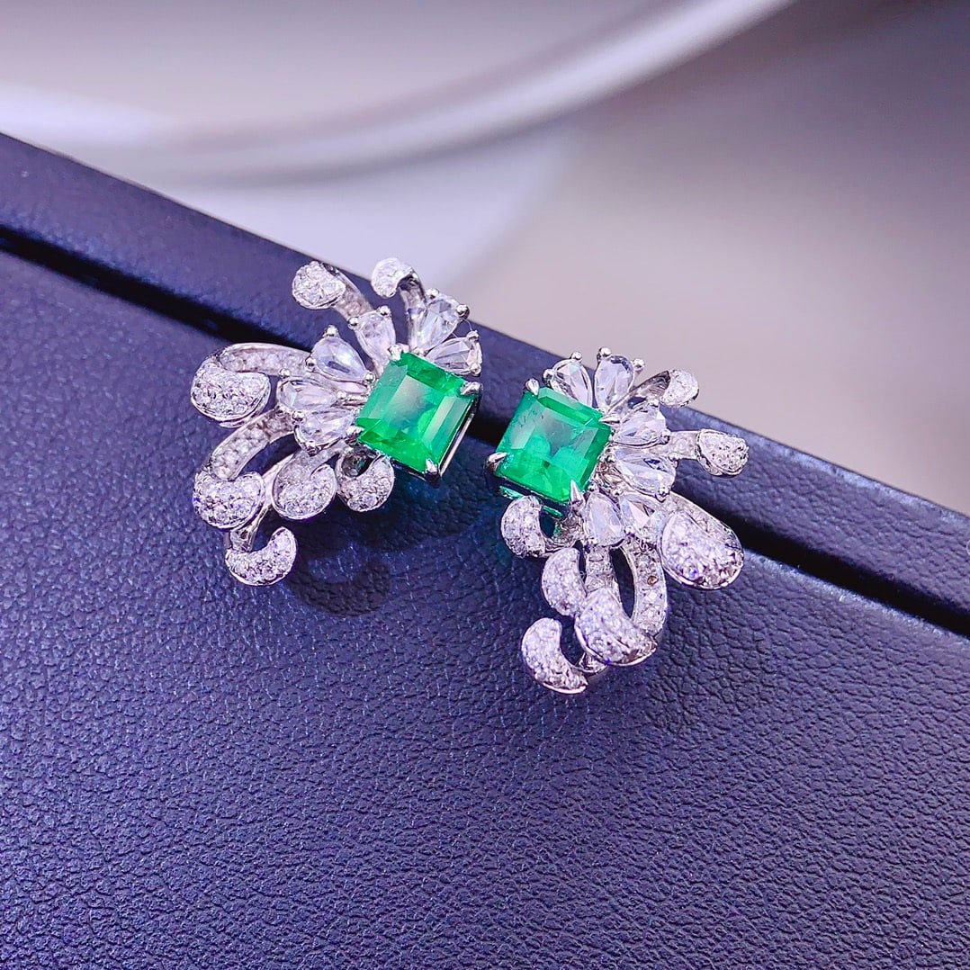 14k Gold 2.58 Ctw Vivid Green Natural Emerald & Diamond Earrings - 3