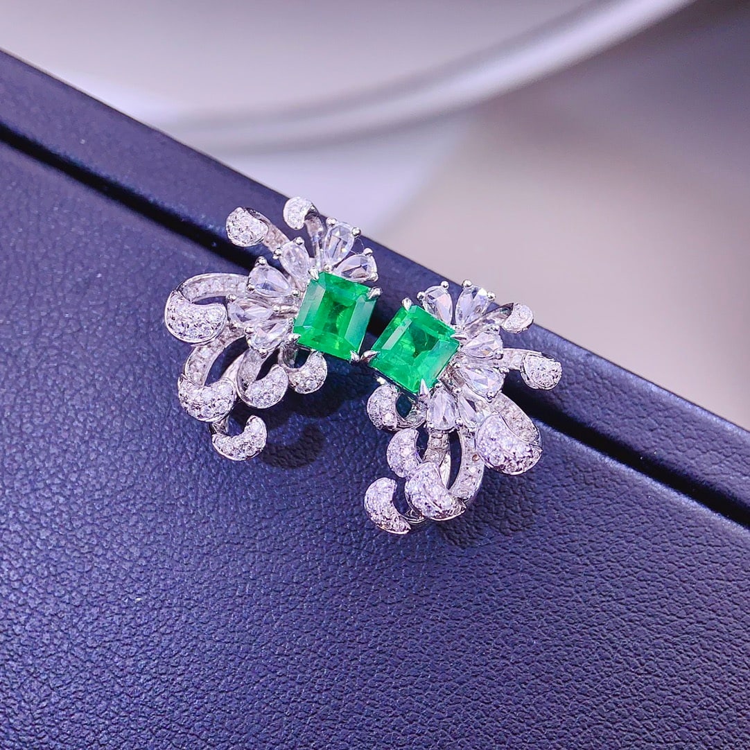 14k Gold 2.58 Ctw Vivid Green Natural Emerald & Diamond Earrings - 4