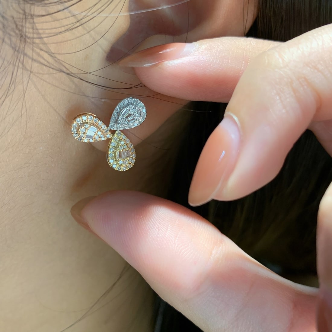 14k Gold 0.66 Ct Natural H Diamond Earrings - 7