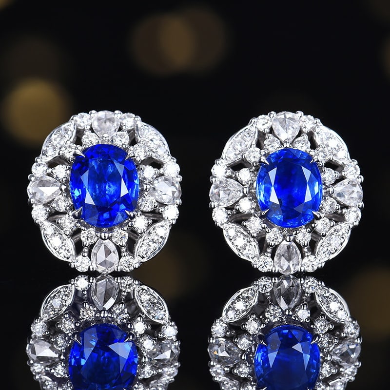 14k Gold 2.65 Ctw Natural Sapphire & Diamond Earrings: Ref:231128108 // gold content:14k gold // main gemstone:sapphire // shape:oval // carat weight:1. 93ct // color:cornflower blue // treatment:natural // // adjacent gemstone 2 : diamond // number of st