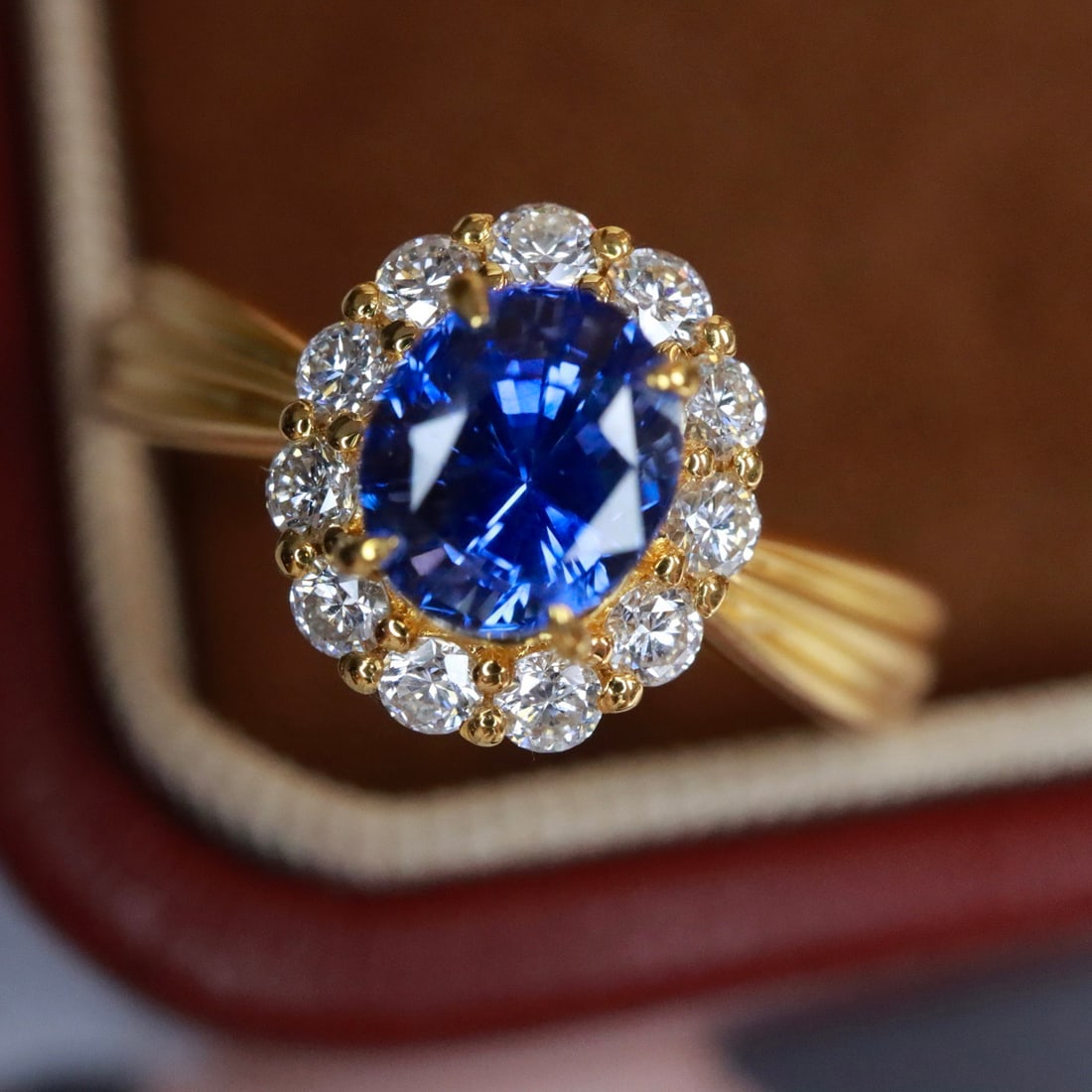 14k Gold 1.47 Ctw Natural Sapphire & Diamond Ring: Ref:231128115 // gold content:14k gold // ring size:7. 25us // // main gemstone:sapphire // shape:oval // carat weight:1. 14ct // color:cornflower blue // treatment:natural // // adjacent gemstone