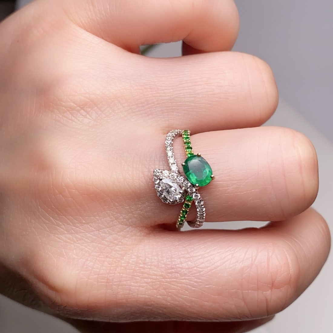 14k Gold 0.89 Ctw Natural Emerald & Diamond Ring - 2