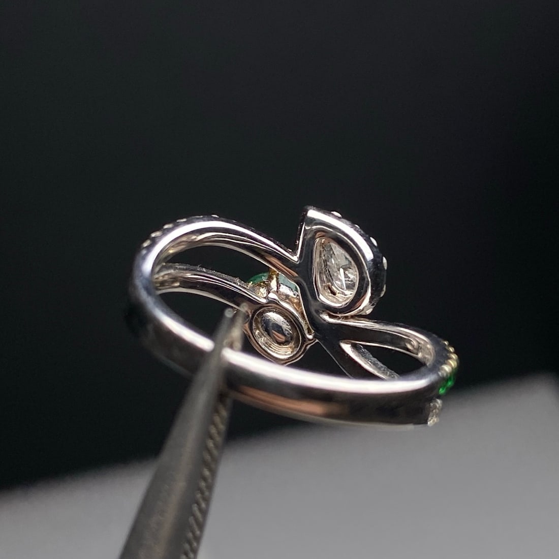 14k Gold 0.89 Ctw Natural Emerald & Diamond Ring - 6