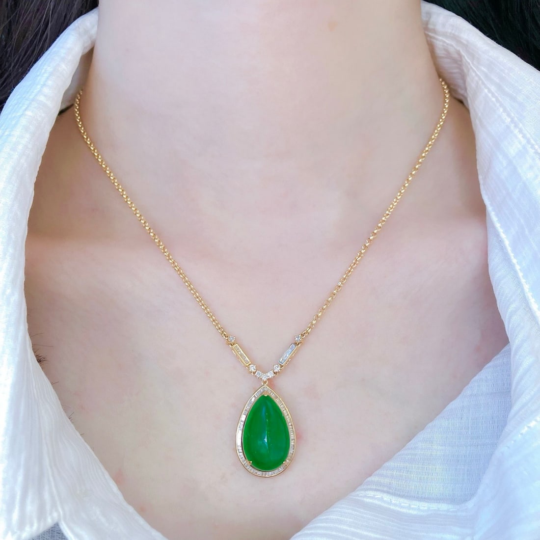 14k Gold 11.00 Ctw Vivid Green Natural Emerald & Diamond Necklace - 8