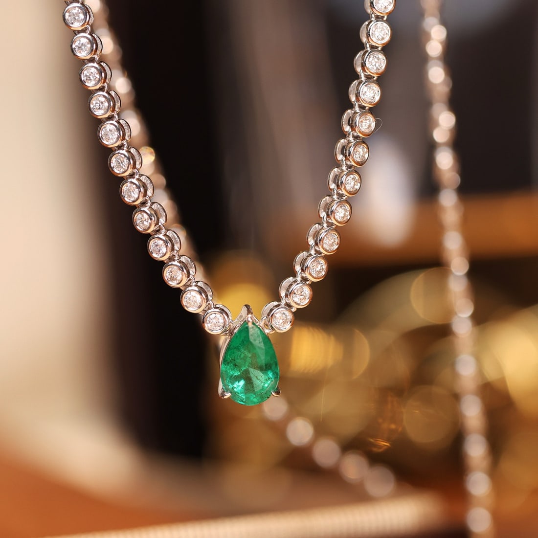 14k Gold 1.7 Ctw Natural Emerald & Diamond Necklace - 3