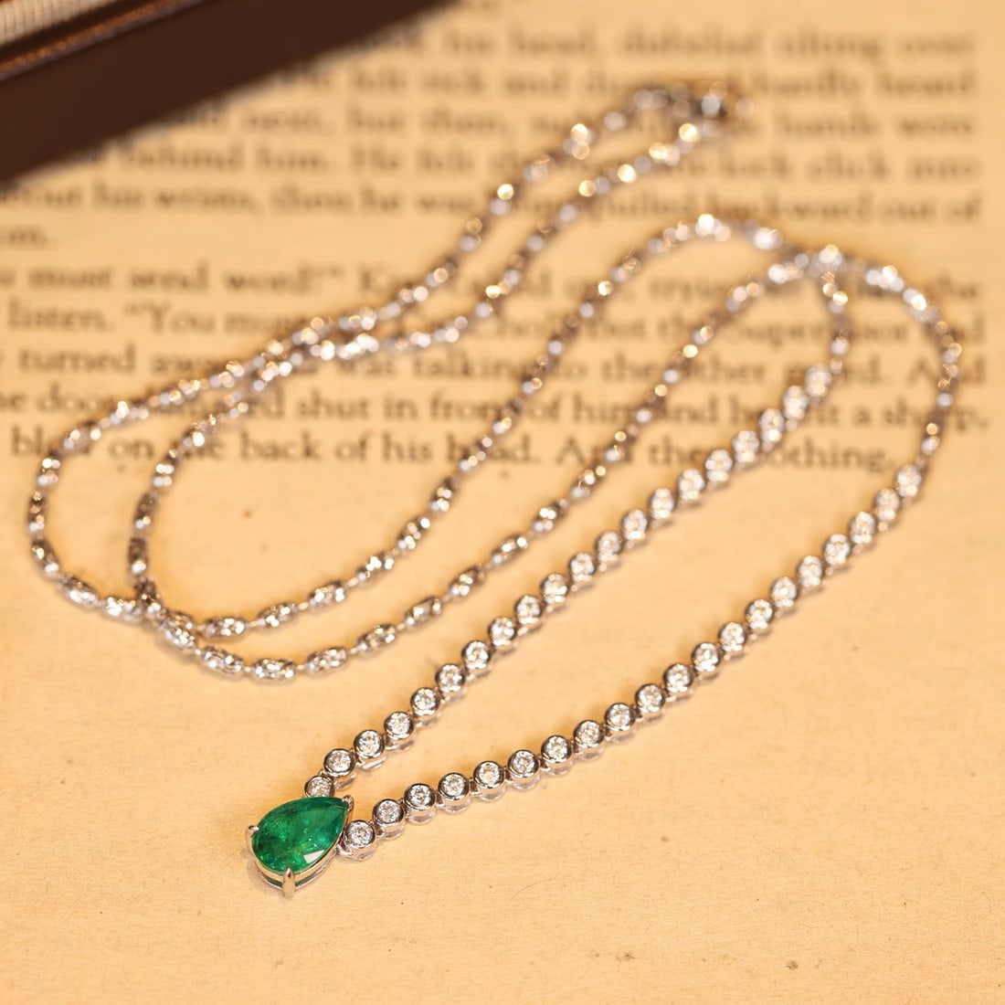 14k Gold 1.7 Ctw Natural Emerald & Diamond Necklace - 5