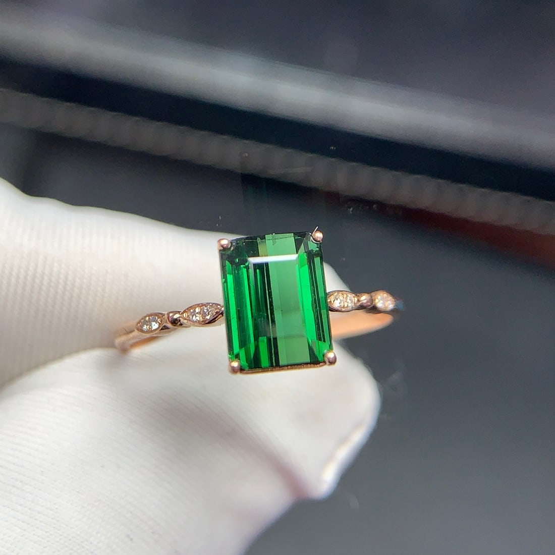 14k Gold 2.0 Ct Natural Tourmaline & Diamond Ring - 8