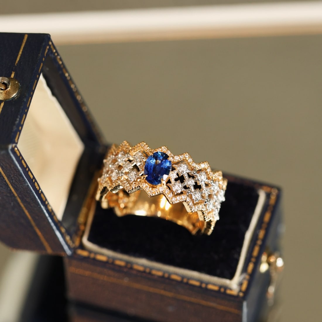14k Gold 1.05 Ctw Natural Sapphire & Diamond Ring: Ref:231128141 // gold content:14k gold // ring size:7. 25us // // main gemstone:sapphire // shape:oval // carat weight:0. 55ct // color:blue // treatment:natural // // adjacent gemstone 2 :