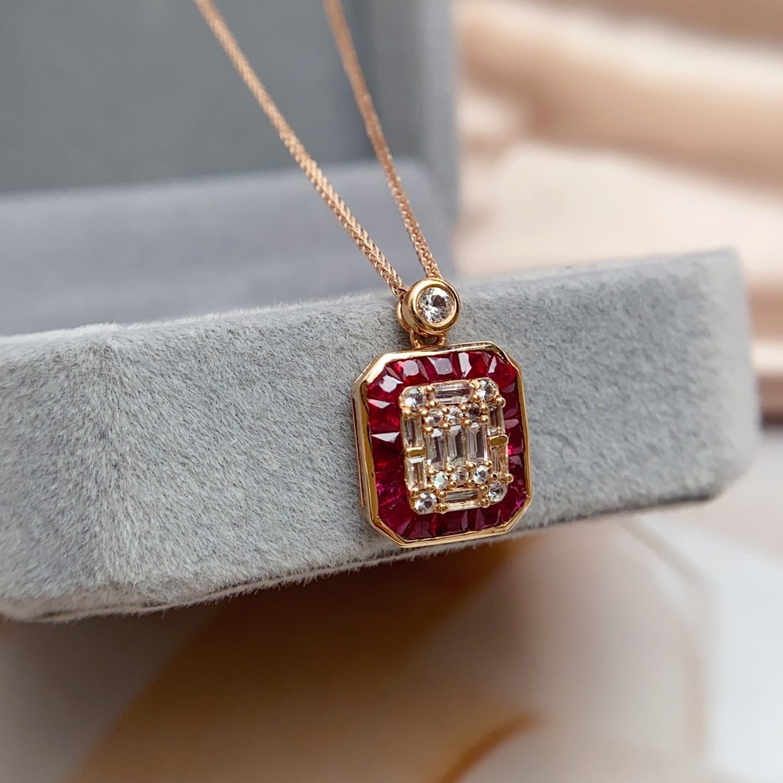 14k Gold 1.10 Ct Natural Ruby & Sapphire Necklace: Ref:231128146 // gold content:14k gold // main gemstone:ruby // shape:princess // carat weight:1. 10ct // color:red // treatment:natural // // adjacent gemstone 2 : sapphire // number of stones:20 //