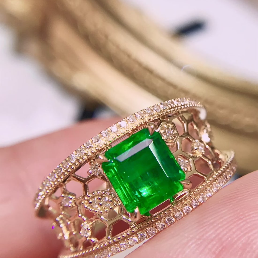14k Gold 1.52 Ctw Vivid Green Natural Emerald & Diamond Ring - 2