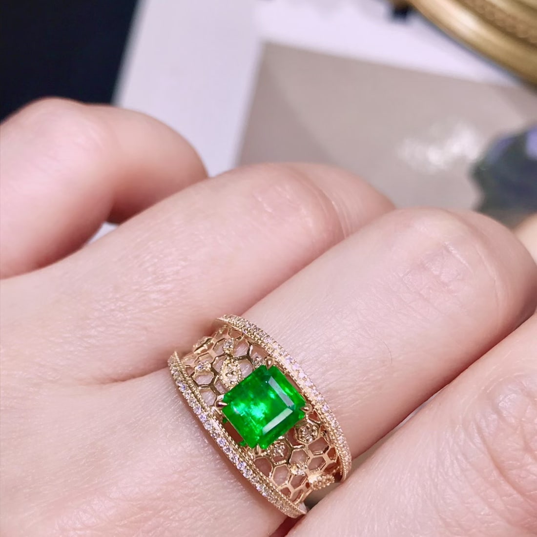 14k Gold 1.52 Ctw Vivid Green Natural Emerald & Diamond Ring - 5