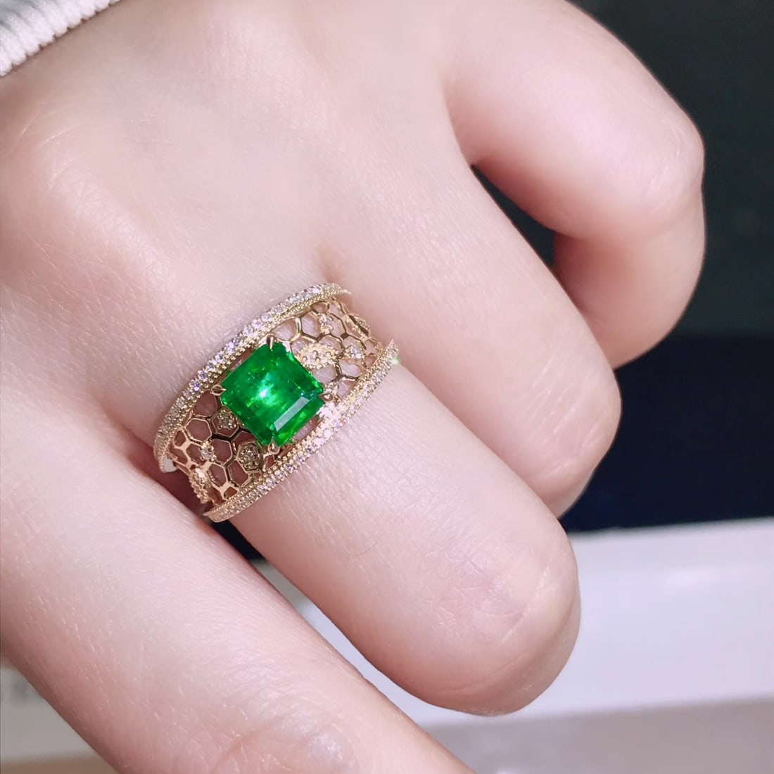 14k Gold 1.52 Ctw Vivid Green Natural Emerald & Diamond Ring - 6