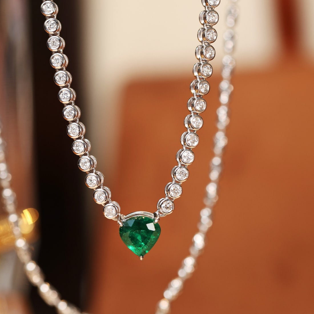 14k Gold 1.6 Ctw Natural Emerald & Diamond Necklace - 2