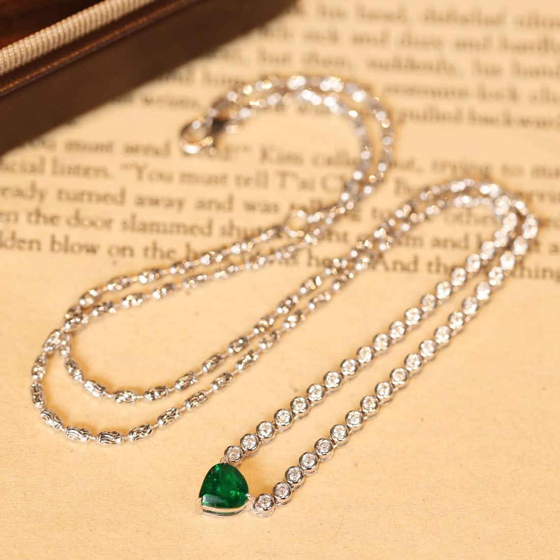 14k Gold 1.6 Ctw Natural Emerald & Diamond Necklace - 4