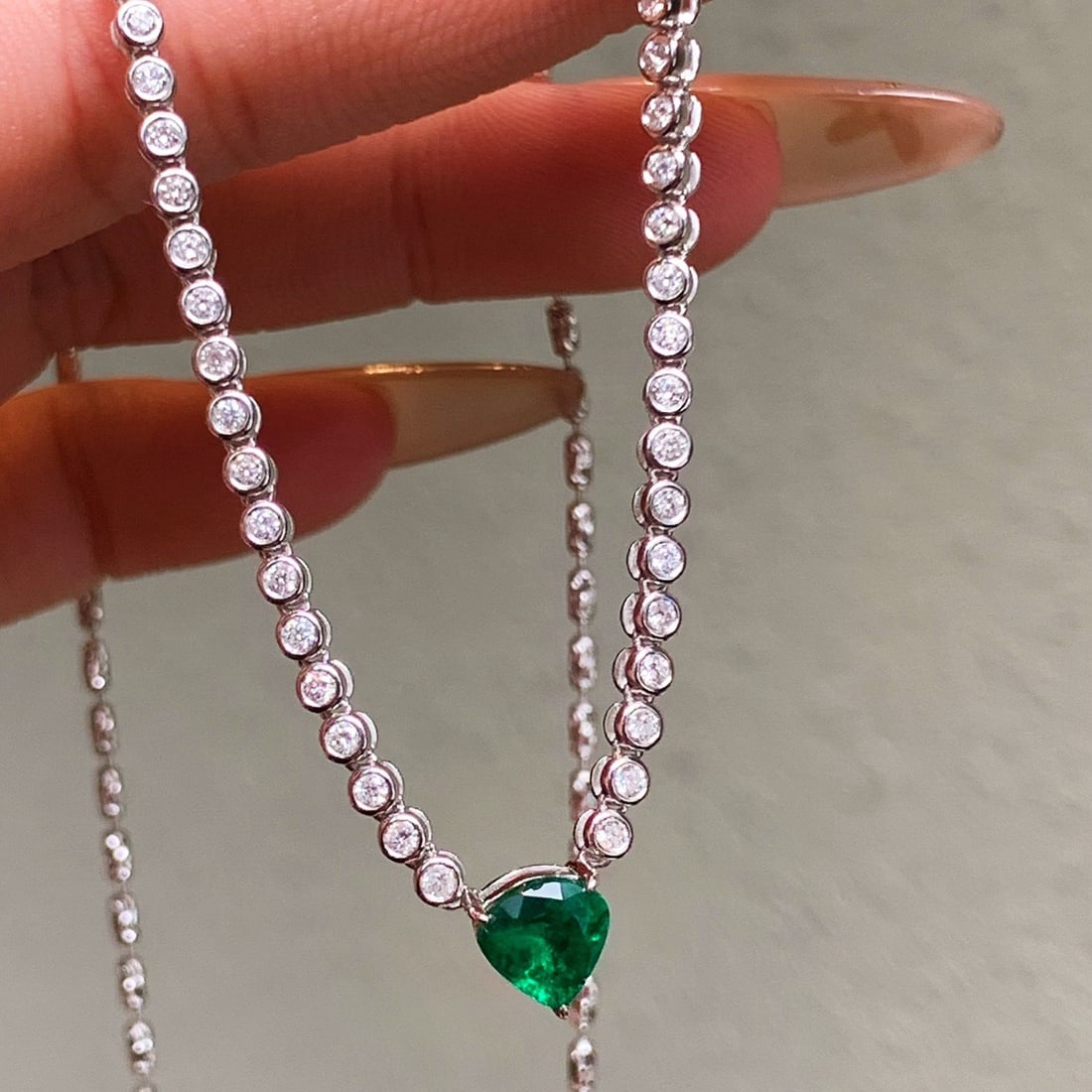 14k Gold 1.6 Ctw Natural Emerald & Diamond Necklace - 6