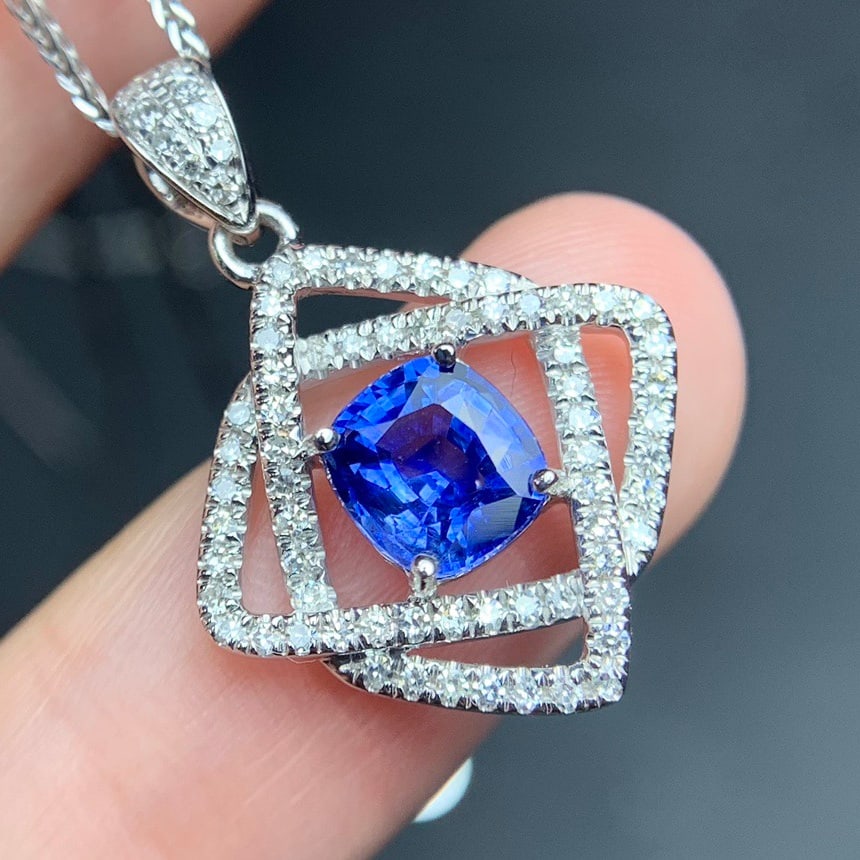 14k Gold 1.09 Ct Natural Sapphire & Diamond Pendant( Without Chain ): Ref:231128174 // gold content:14k gold // main gemstone:sapphire // shape:cushion // carat weight:1. 09ct // color:cornflower blue // treatment:natural // // adjacent gemstone 2 : diamond // number of