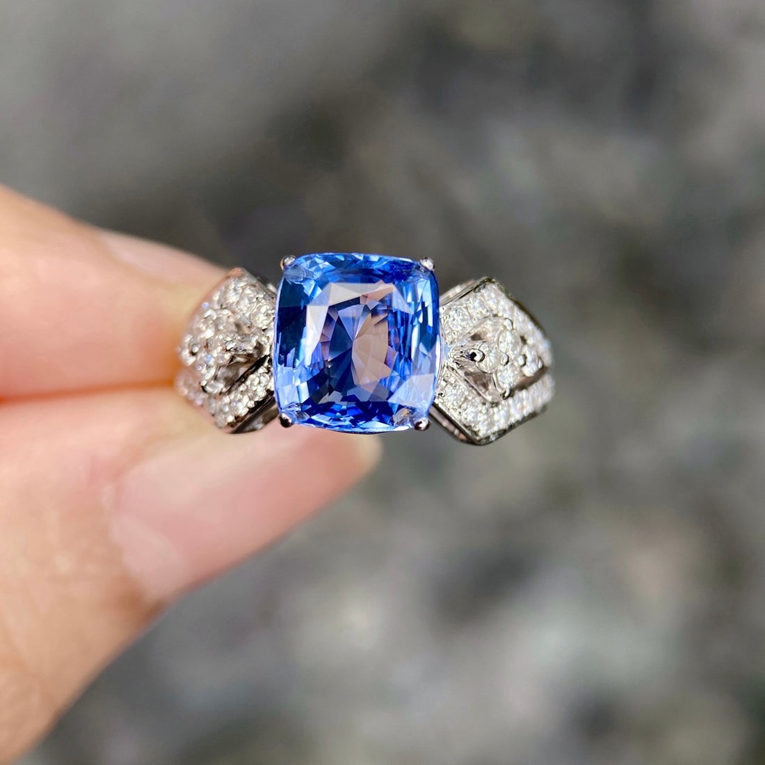 14k Gold 3.57 Ctw Natural Sapphire & Diamond Ring: Ref:231128178 // gold content:14k gold // ring size:7. 25us // // main gemstone:sapphire // shape:cushion // carat weight:3. 07ct // color:blue // treatment:natural // // adjacent gemstone 2 :