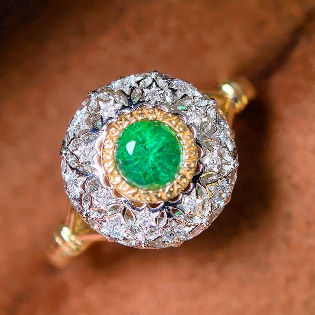 14k Gold 0.66 Ctw Vivid Green Natural Emerald & Diamond Ring: Ref:231128187 // gold content:14k gold // ring size:7. 25us // // main gemstone:emerald // shape:round // carat weight:0. 38ct // color:vivid green // treatment:natural // cut grade:g // //