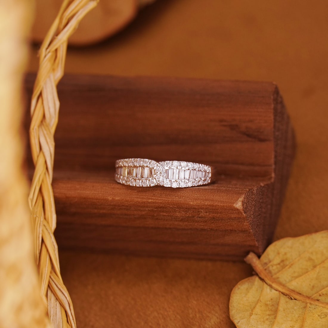 14k Gold 0.68 Ct Natural H Diamond Ring - 3